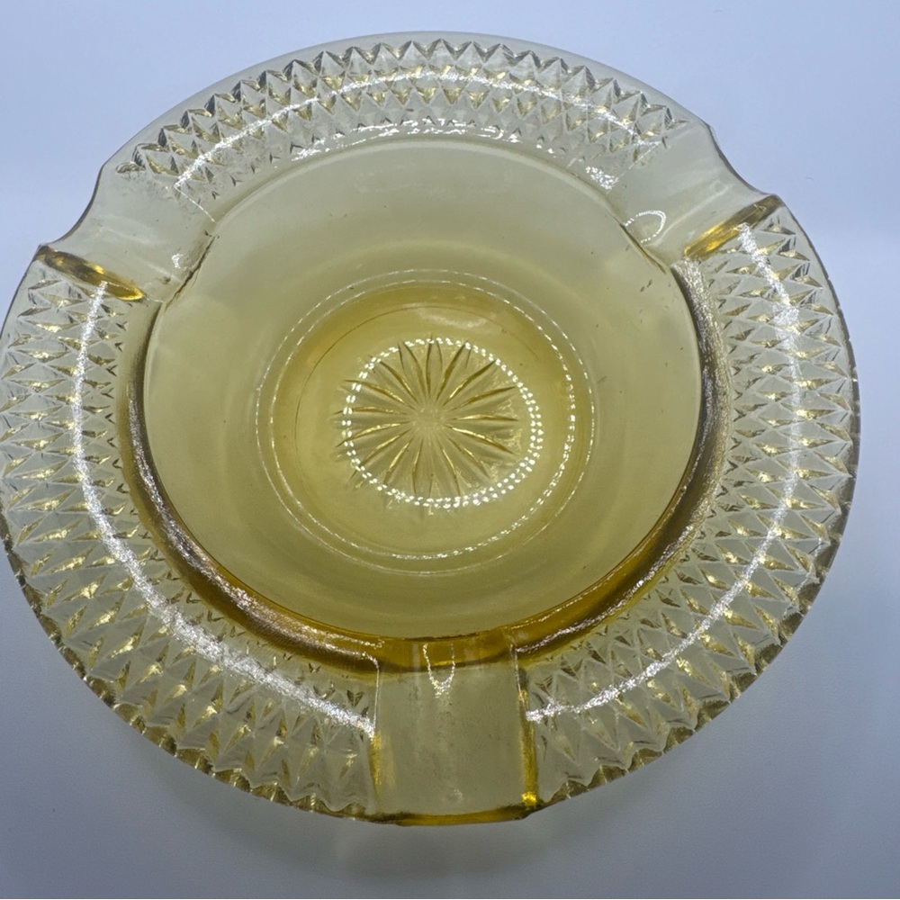 Vintage  Cambridge ~ Amber Glass Cigar  Cigarette Ashtray